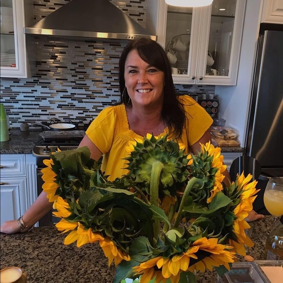 Meet your Posher, Brenda - Picture 1 of 2